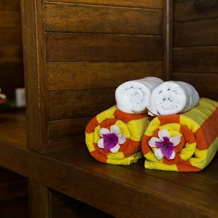 Gatri Hut Hotel Lembongan Exterior photo