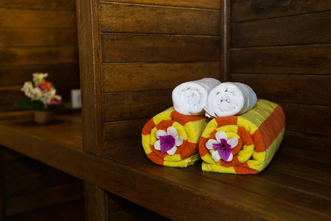 Gatri Hut Hotel Lembongan Exterior photo