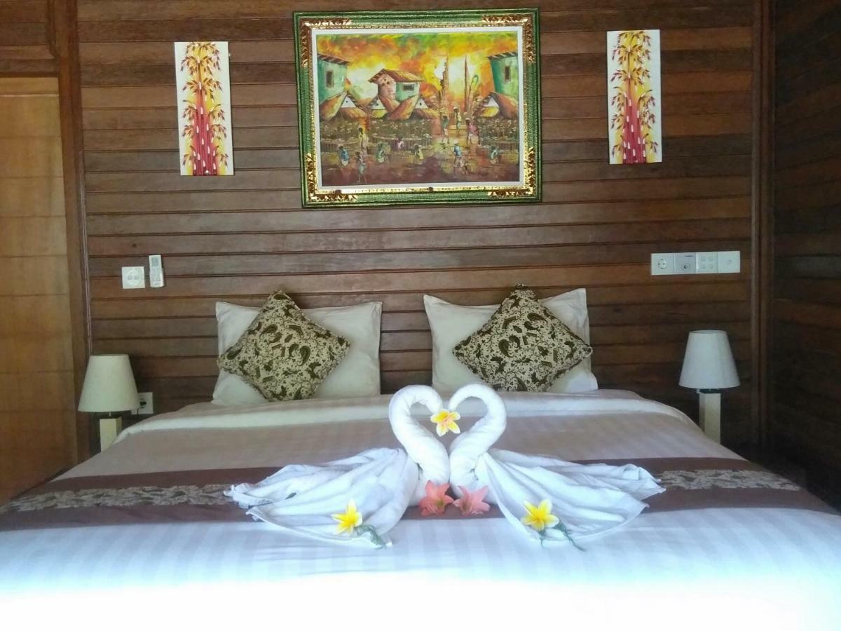 Gatri Hut Hotel Lembongan Exterior photo