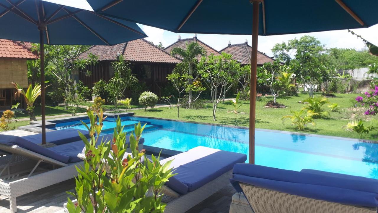 Gatri Hut Hotel Lembongan Exterior photo